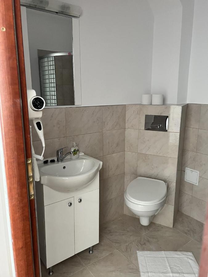 The Dot Hotel Medias Ngoại thất bức ảnh